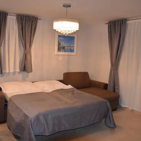 Mango Apartman *
